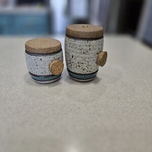 J Wells Art Studio Pottery Speckled Teal Blue Tan Cream Salt Pepper Shakers Vtg